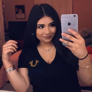 Meet your Posher, Selena